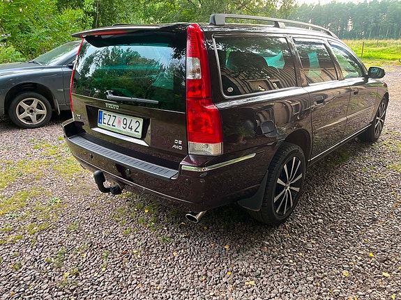 Volvo V70 4 of 5