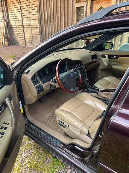 Volvo V70 5 of 5