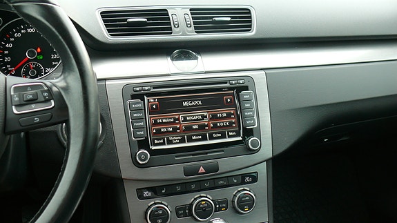 Volkswagen Passat 12 of 18