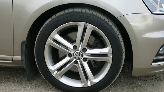 Volkswagen Passat 6 of 18