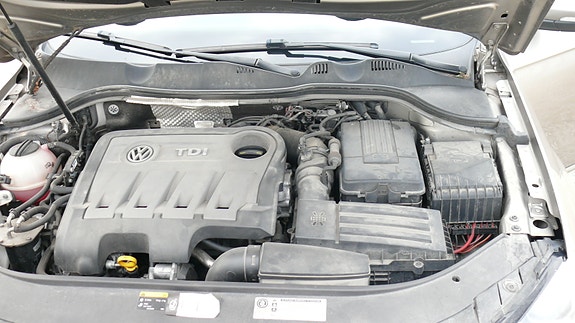 Volkswagen Passat 17 of 18