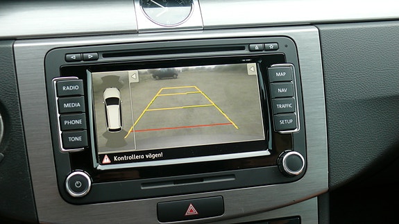 Volkswagen Passat 15 of 18