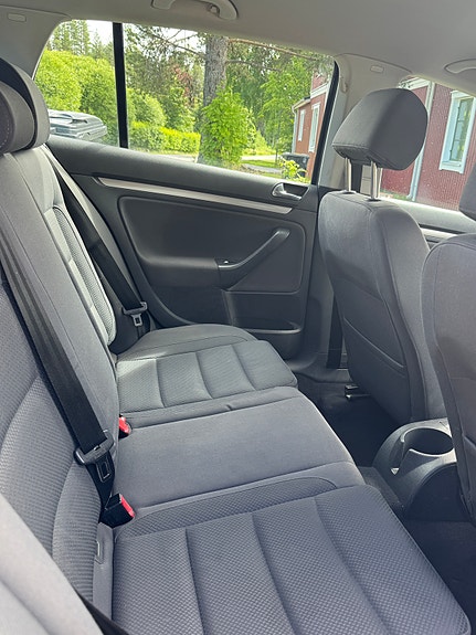 Volkswagen Golf V 4 of 4
