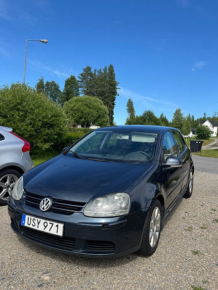 Volkswagen Golf V 2 of 4