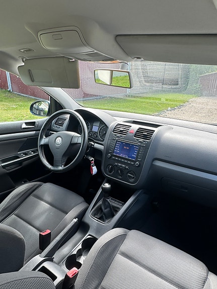 Volkswagen Golf V 3 of 4