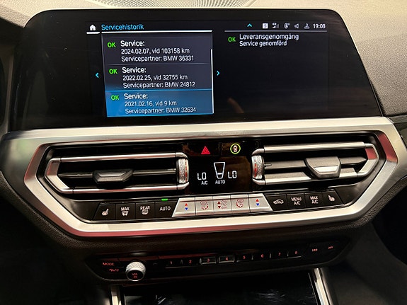BMW 330e 19 of 26