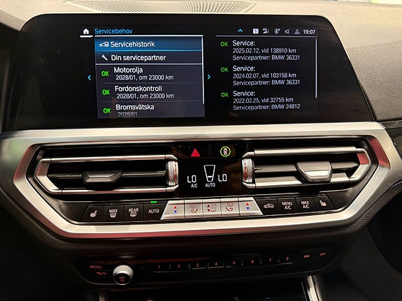 BMW 330e 18 of 26