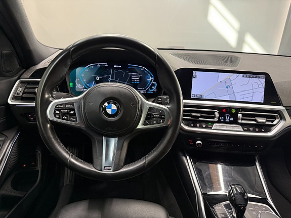 BMW 330e 16 of 26