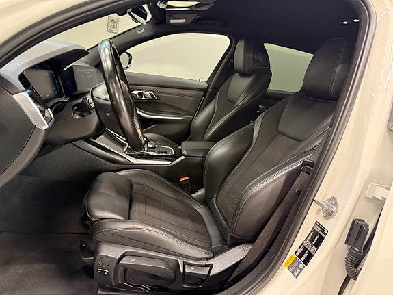 BMW 330e 10 of 26