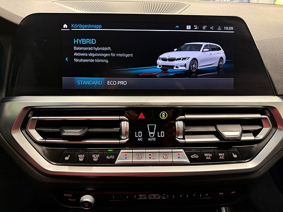 BMW 330e 20 of 26