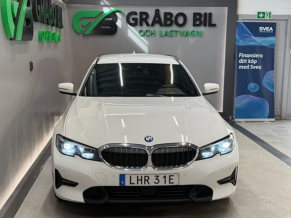 BMW 330e 3 of 5