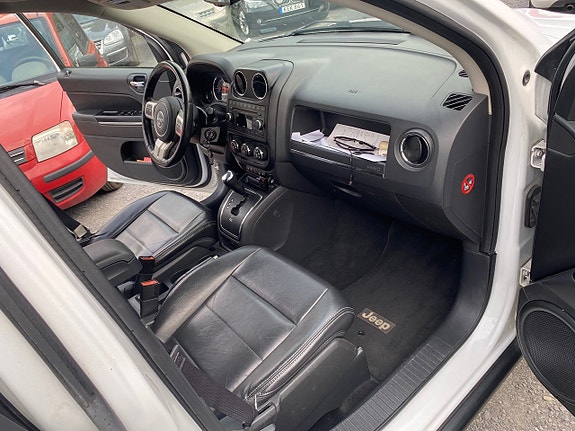 Jeep Compass 10 of 13