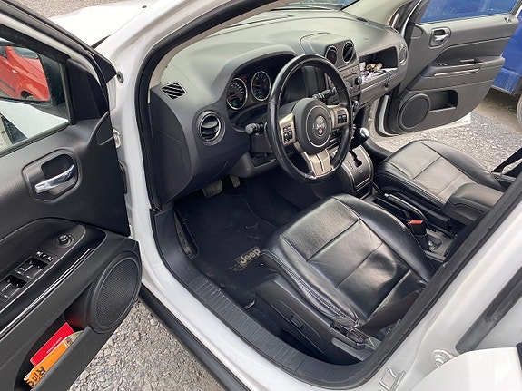 Jeep Compass 8 of 13