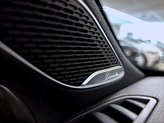 Mercedes-Benz CLA45 16 of 21