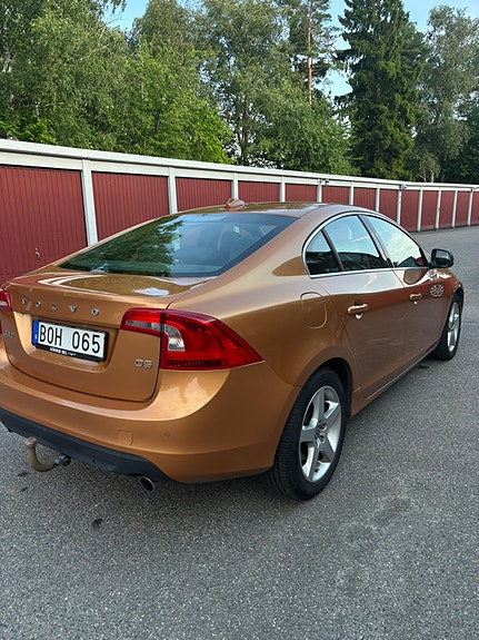 Volvo S60 3 of 5