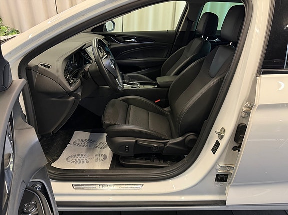 Opel Insignia 12 of 21