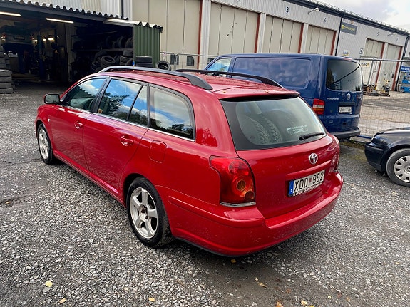 Toyota Avensis 9 of 9