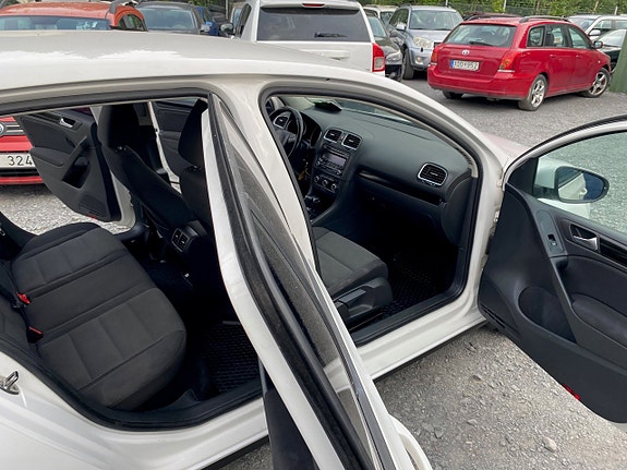 Volkswagen Golf VI 6 of 11