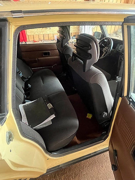 Volvo 244 3 of 5