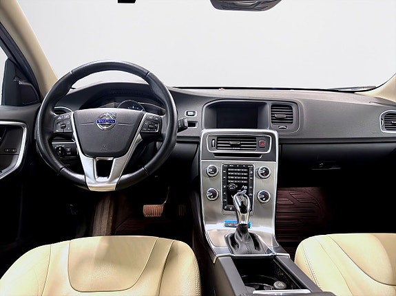 Volvo V60 10 of 19
