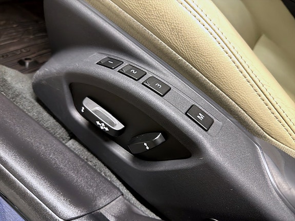 Volvo V60 13 of 19