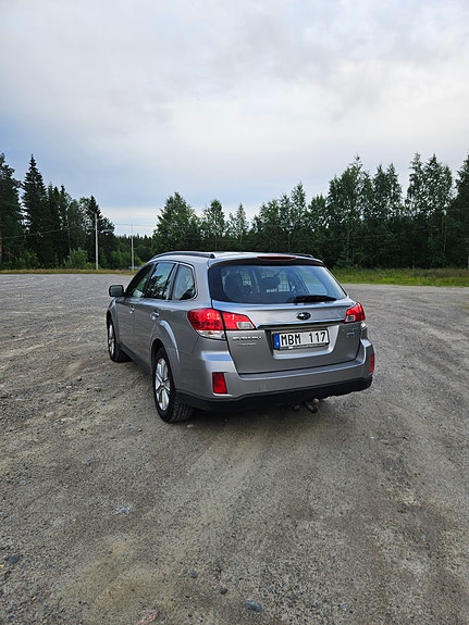 Subaru Outback 3 of 5