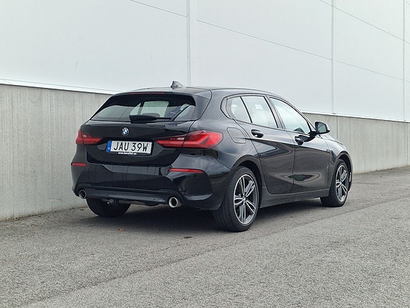 BMW 118d 3 of 10