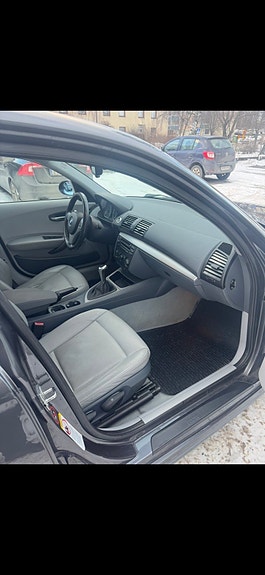 BMW 120i 9 of 14