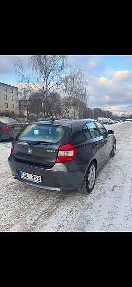 BMW 120i 4 of 5