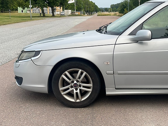 Saab 9-5 2 of 5