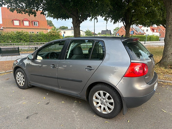 Volkswagen Golf V 4 of 5