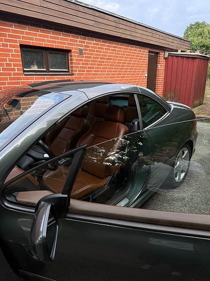 Peugeot 307 CC 4 of 5