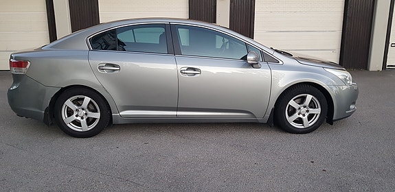 Toyota Avensis 8 of 15