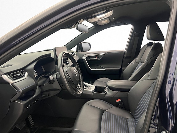 Toyota RAV4 12 of 30