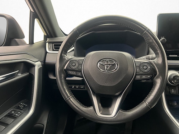 Toyota RAV4 14 of 30