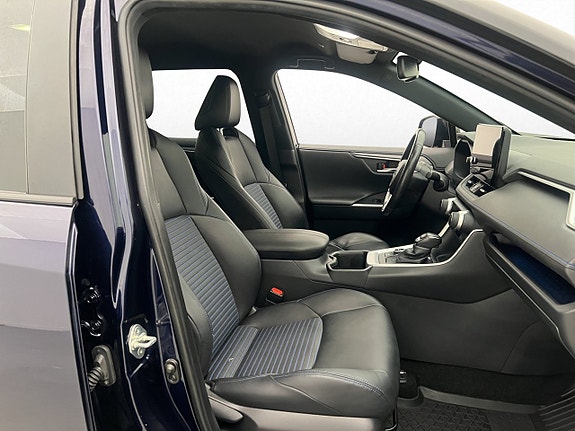 Toyota RAV4 15 of 30