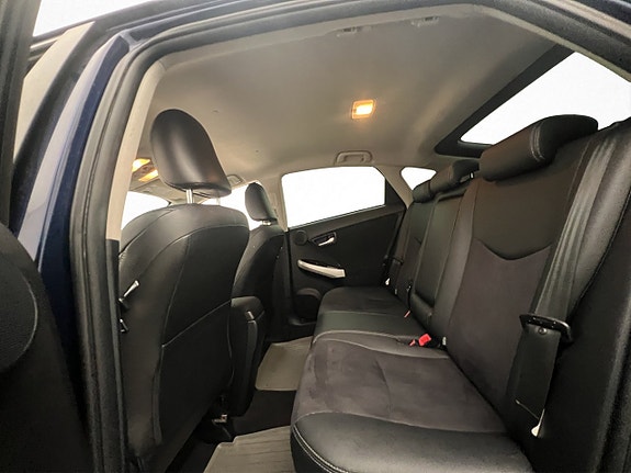Toyota Prius 17 of 30