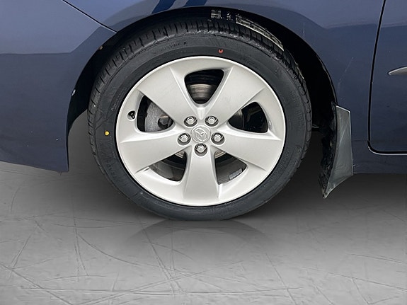 Toyota Prius 28 of 30