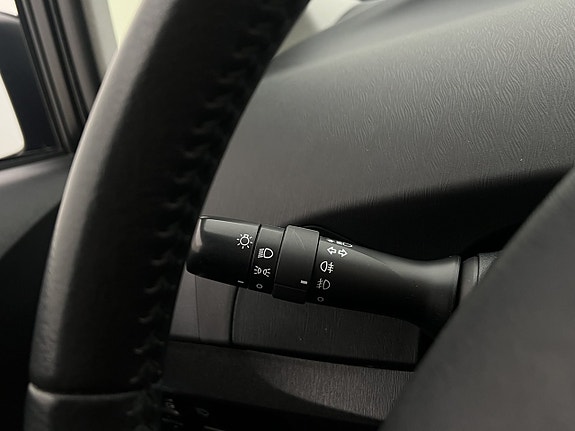 Toyota Prius 19 of 30