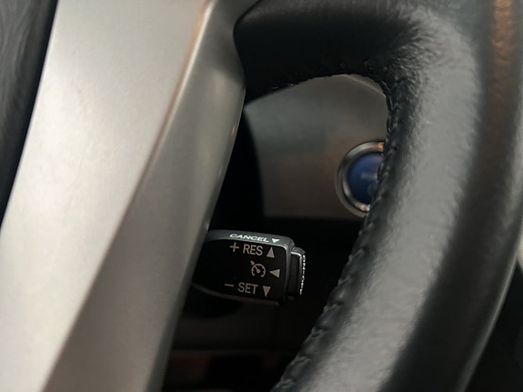 Toyota Prius 26 of 30
