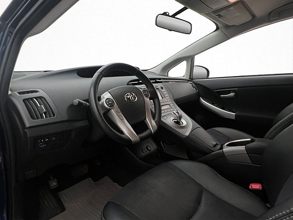 Toyota Prius 14 of 30