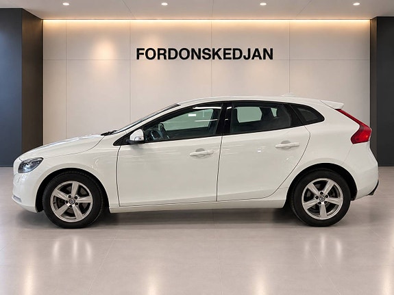 Volvo V40 4 of 18