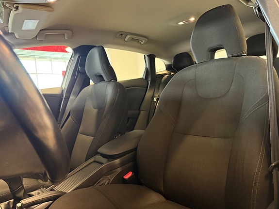Volvo V40 10 of 18