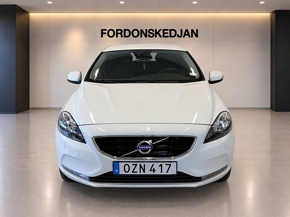 Volvo V40 3 of 18