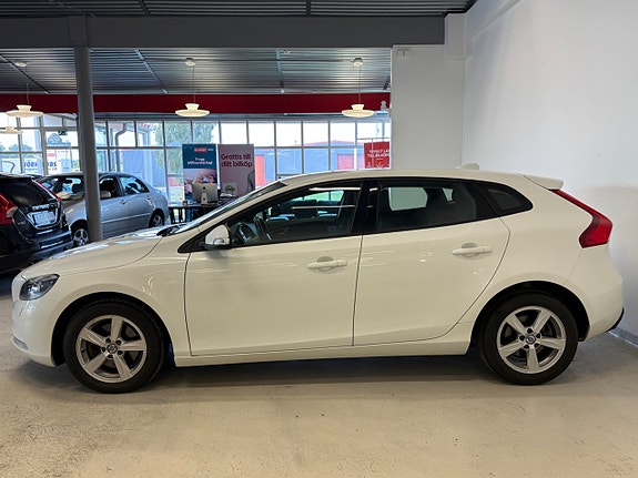 Volvo V40 4 of 5