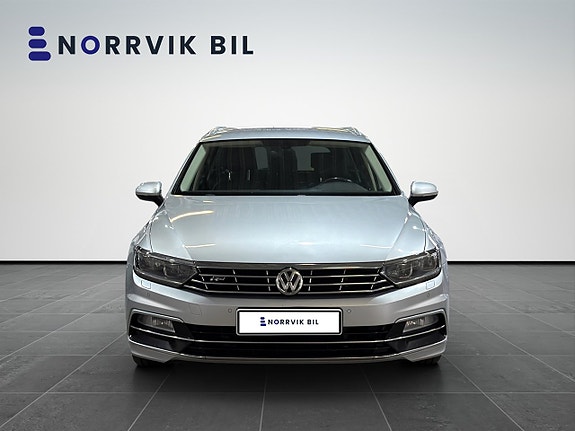 Volkswagen Passat 2 of 5