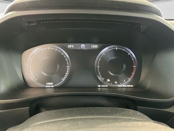 Volvo XC40 12 of 15