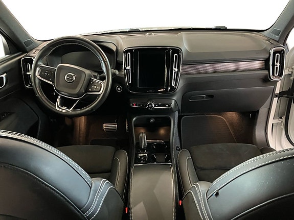 Volvo XC40 6 of 15