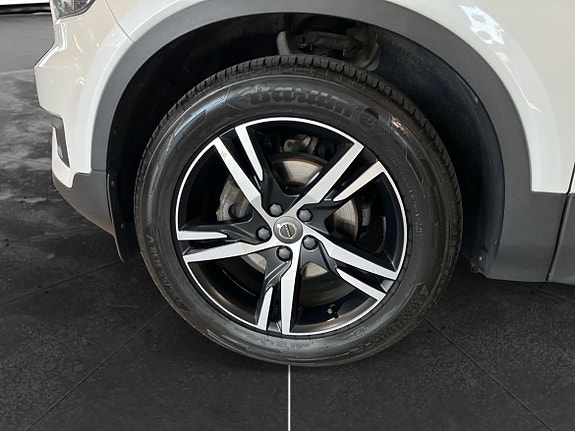 Volvo XC40 10 of 15