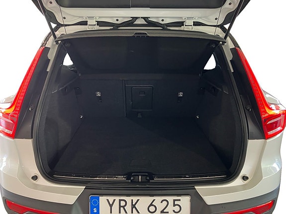 Volvo XC40 14 of 15